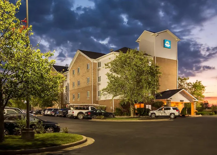 Birch Hill Suites Clarksville-Louisville North