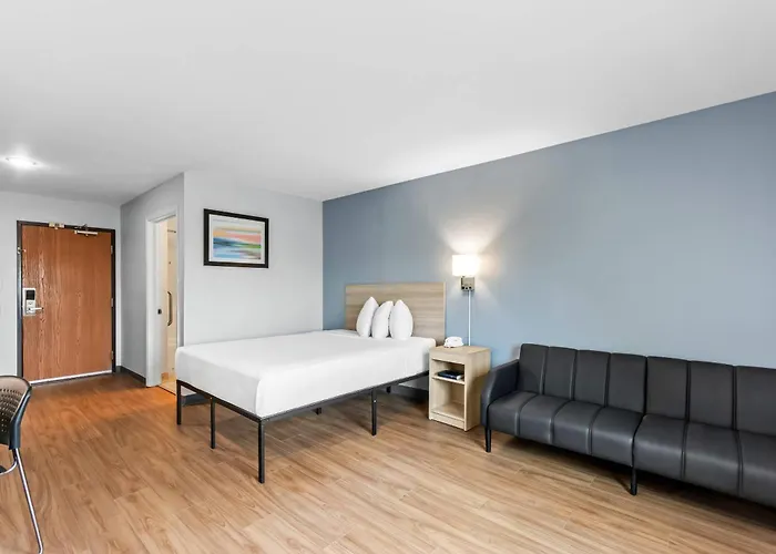Clarksville (Clark County) Cheap Hotels