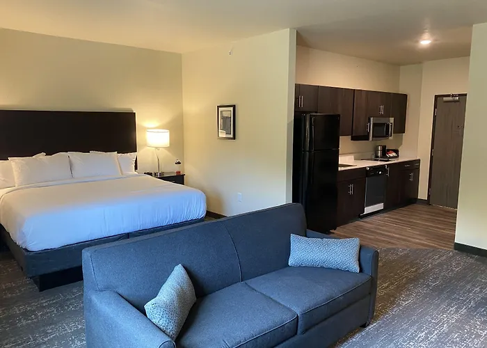Cobblestone Inn & Suites - Forest City