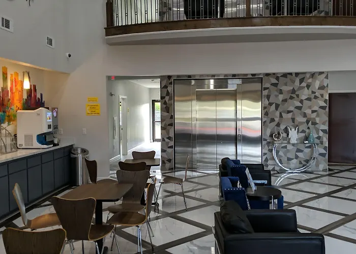 Super 8 By Wyndham Kingwood Houston North