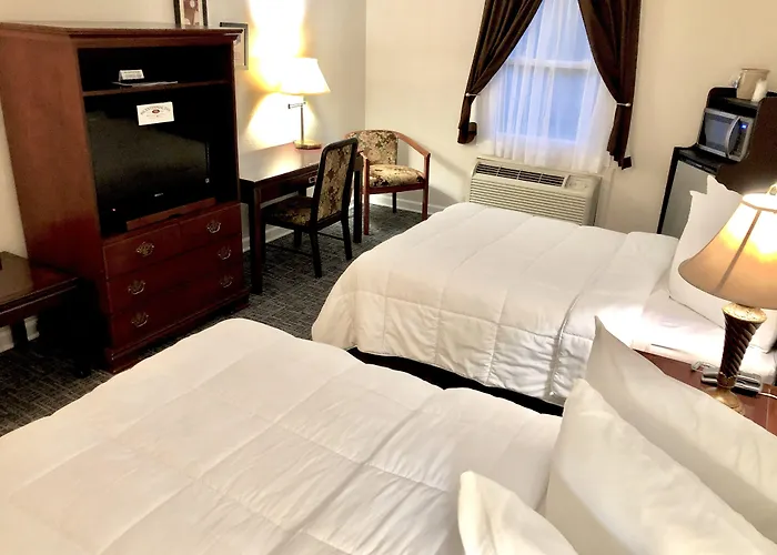 Bicentennial Inn