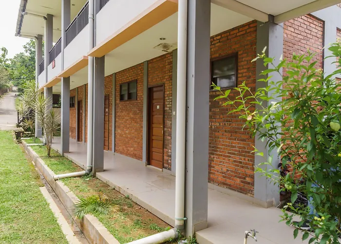 Reddoorz Plus At Hotel Negeri Baru Lodaya Puncak