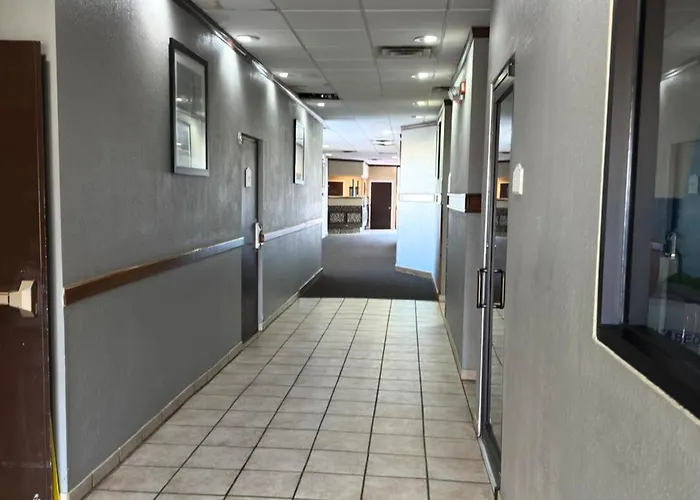 Broadway Inn & Suites Okc