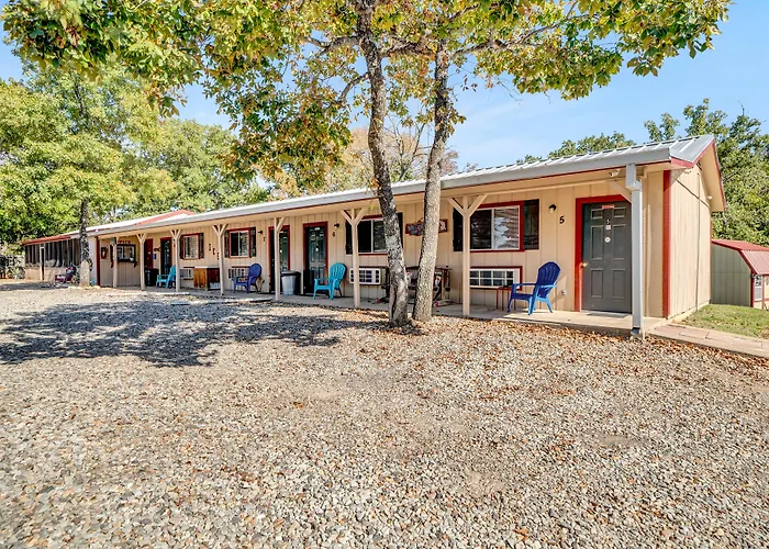 Reel Inn And Lodge