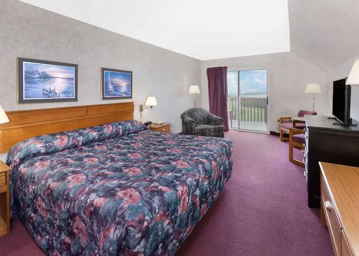 Super 8 By Wyndham St. Ignace