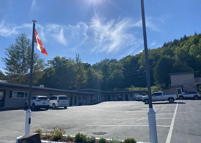 Silver Maple Motel