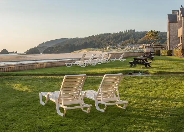 Schooner'S Cove Inn
