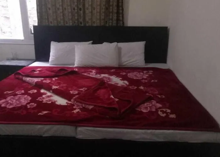 Silver Gleam Hotel