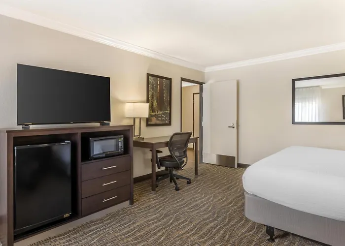 Best Western Town & Country Lodge
