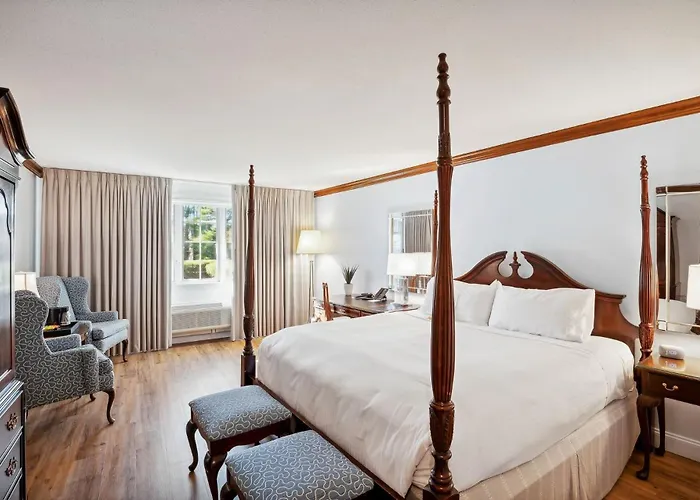 Avon Old Farms Hotel