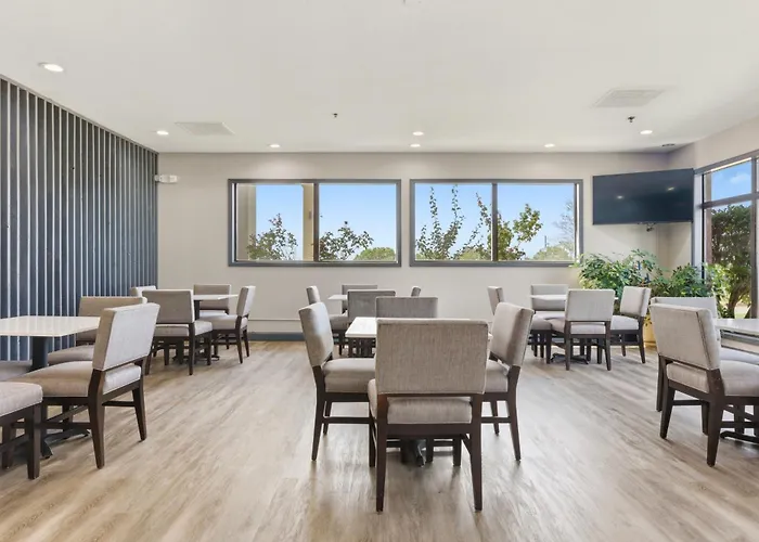Days Inn & Suites By Wyndham Wynne