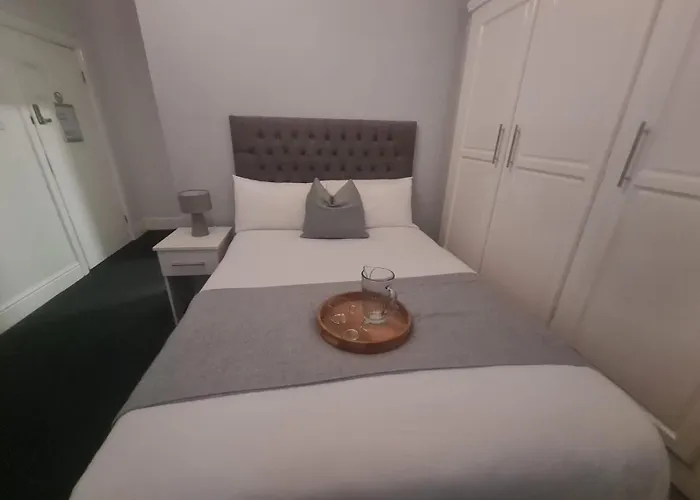 Hotel 52