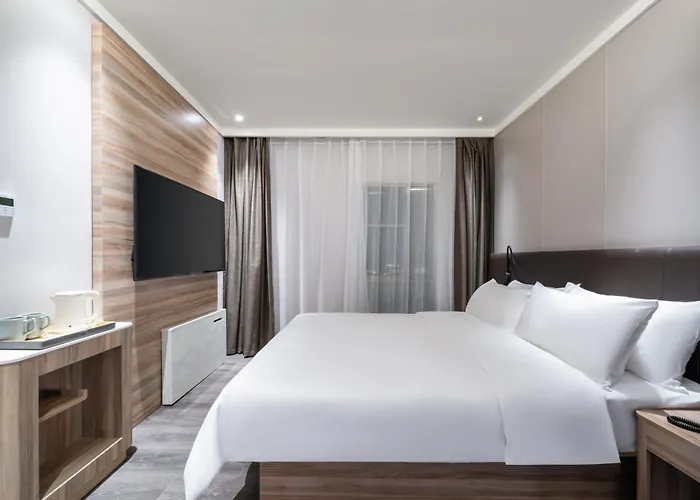 Hanting Hotel Shenzhen Guomao Subway Station