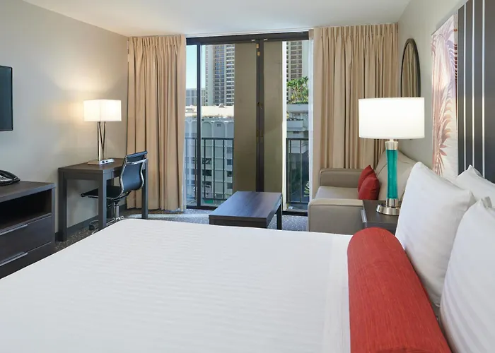 Aqua Palms Waikiki