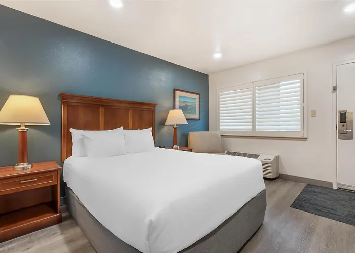 Best Western Plus Clocktower Inn