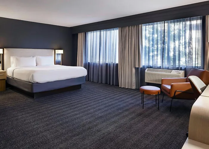 Courtyard By Marriott Sacramento Midtown