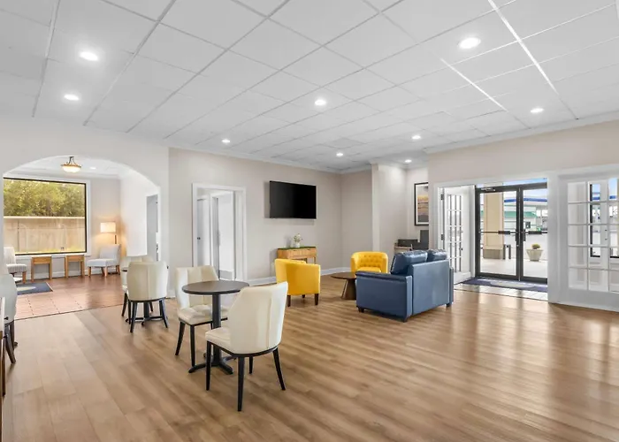 Adel Cheap Hotels