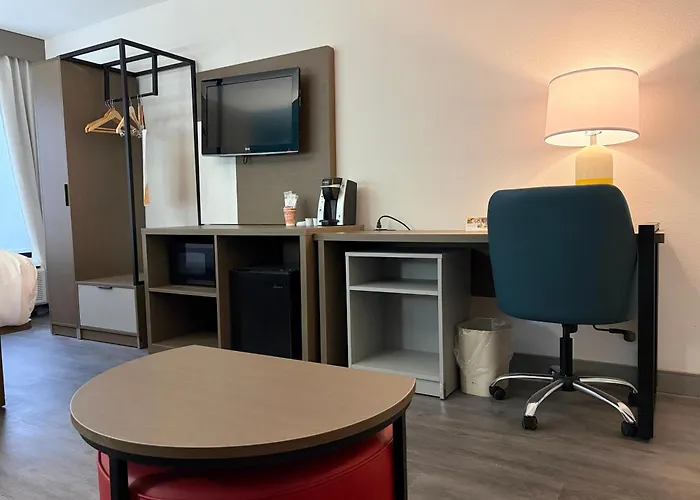 Comfort Inn & Suites