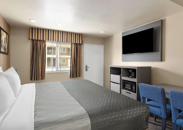 Travelodge By Wyndham Banning Casino And Outlet Mall