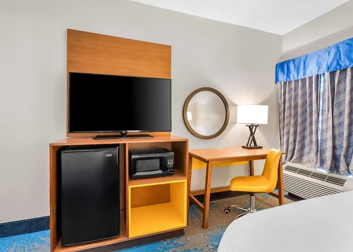 Days Inn & Suites By Wyndham Ridgeland