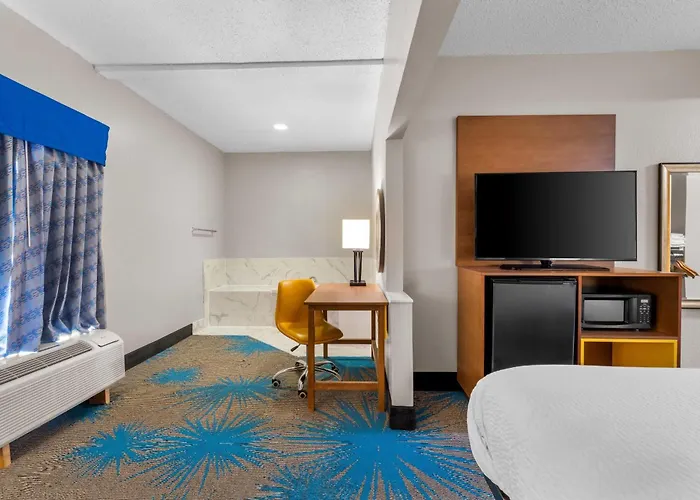 Days Inn & Suites By Wyndham Ridgeland