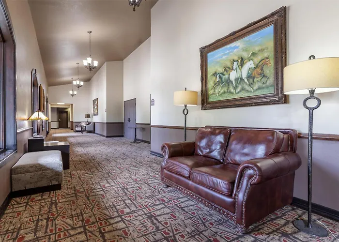 Best Western Plus Cimarron Hotel & Suites