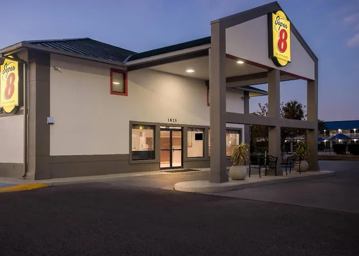 Super 8 By Wyndham Valdosta Ga I-75