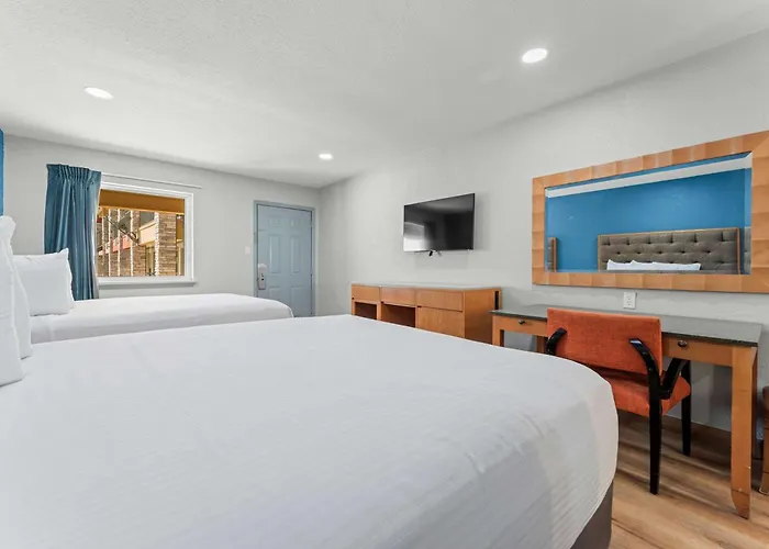 Sealy Cheap Hotels