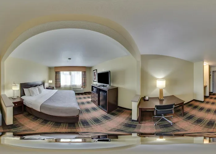 Quality Inn & Suites Des Moines Airport