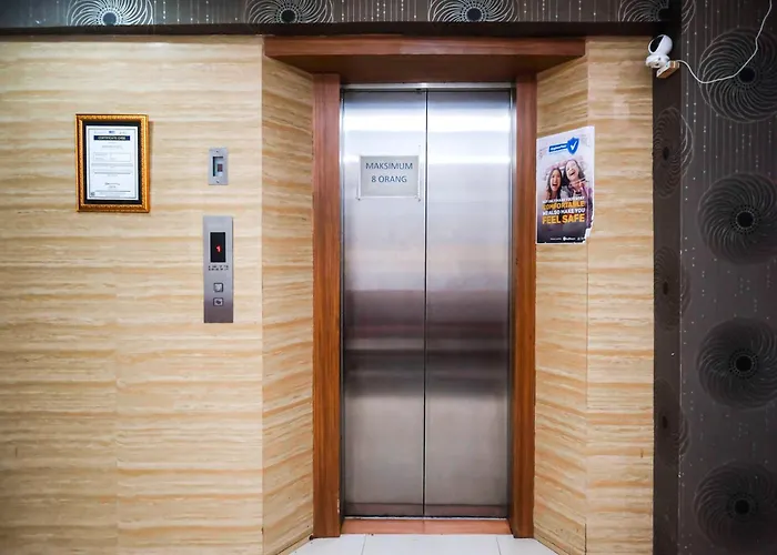 Reddoorz Plus At Grand Populer Hotel Makassar