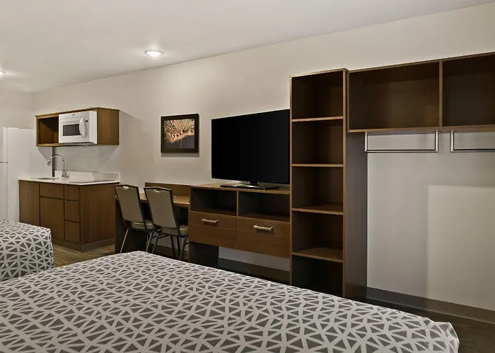 Woodspring Suites East Lansing - University Area