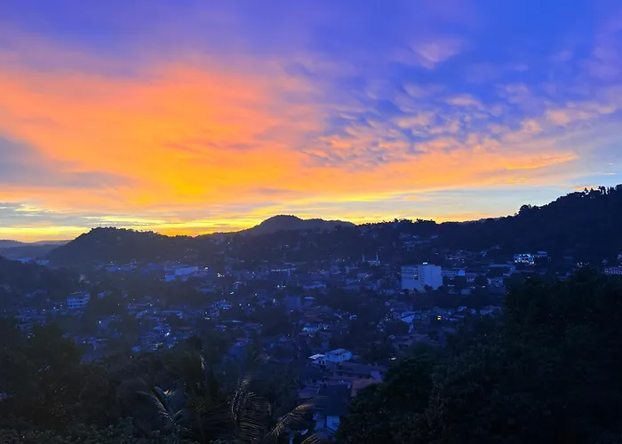 Hanthana Heights