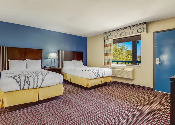 Econo Lodge Inn & Suites Enid South