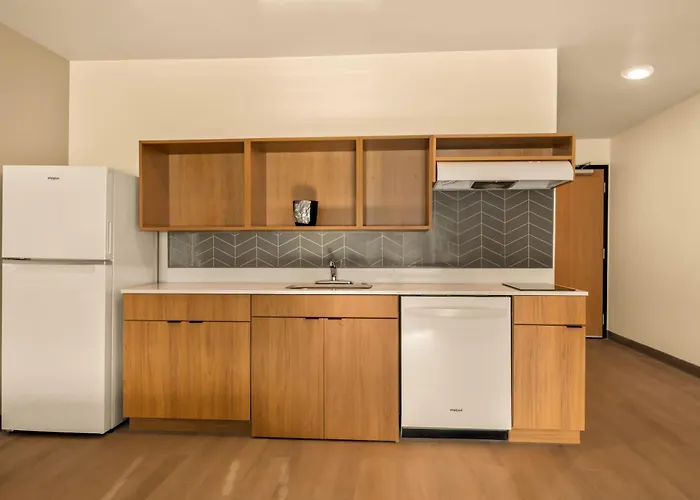 Livaway Suites Orem-Vineyard