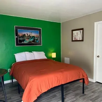 Travelers Inn Motel