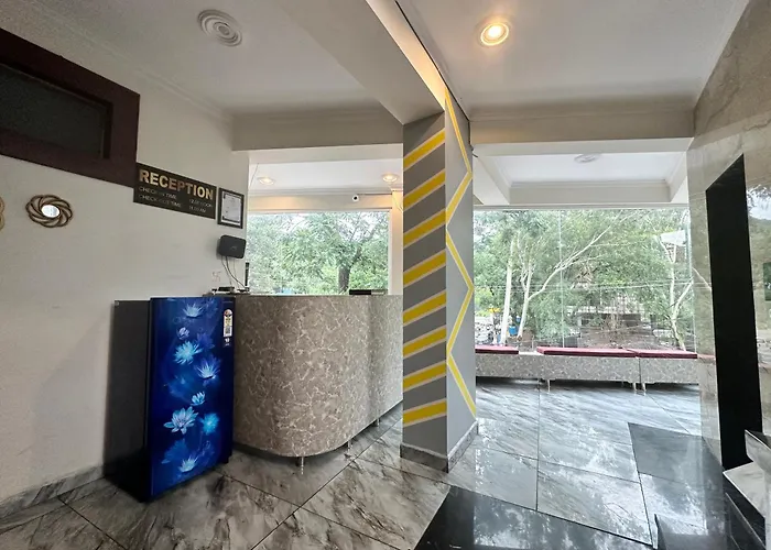 Hotel Clover Inn Malsi