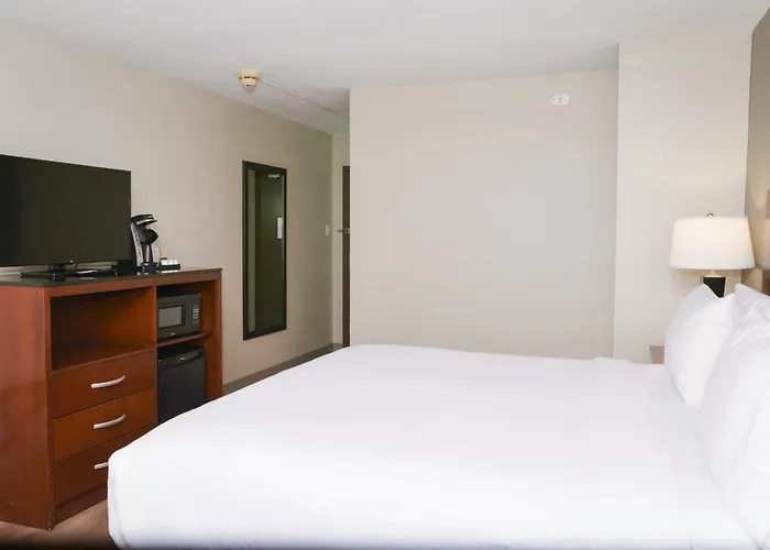 Holiday Inn Blmgtn Arpt South - Mall Area By Ihg
