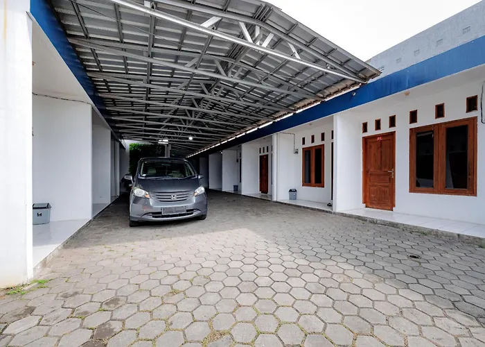 Reddoorz Syariah Plus Near Jatiwarna Toll Gate