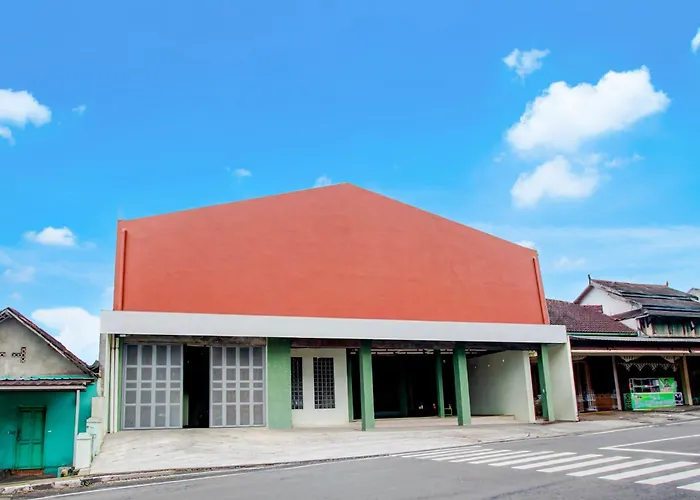Oyo 95130 Poerto Lemon Guest House