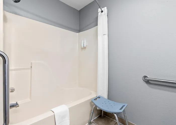 Farmington Cheap Hotels