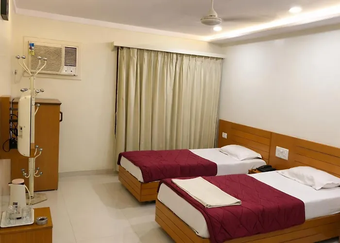 Hotel Sarita - Near Surat Railway Station