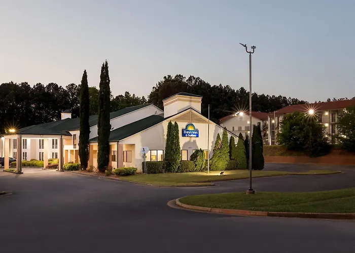 Days Inn & Suites By Wyndham Peachtree Corners Norcross