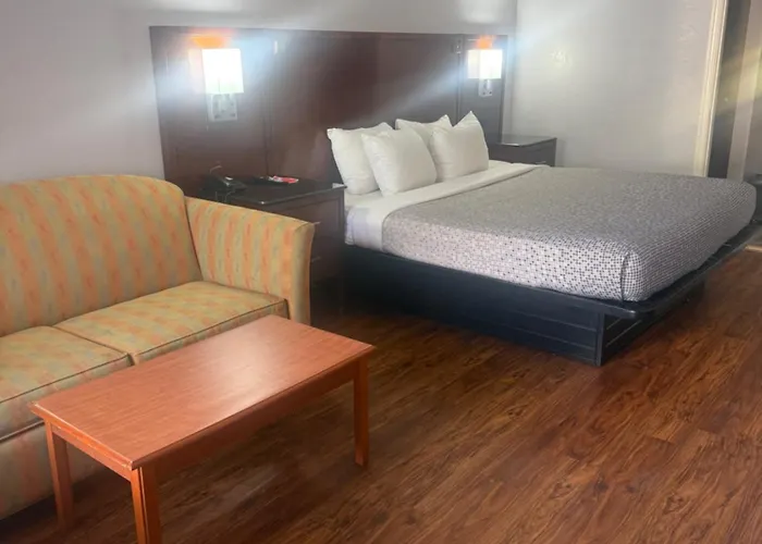 Econo Lodge Naval Station Norfolk