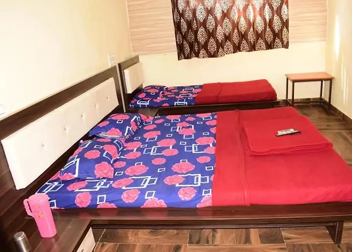 Sairatna Hotel Only 1 Minute Distance From Sai Temple