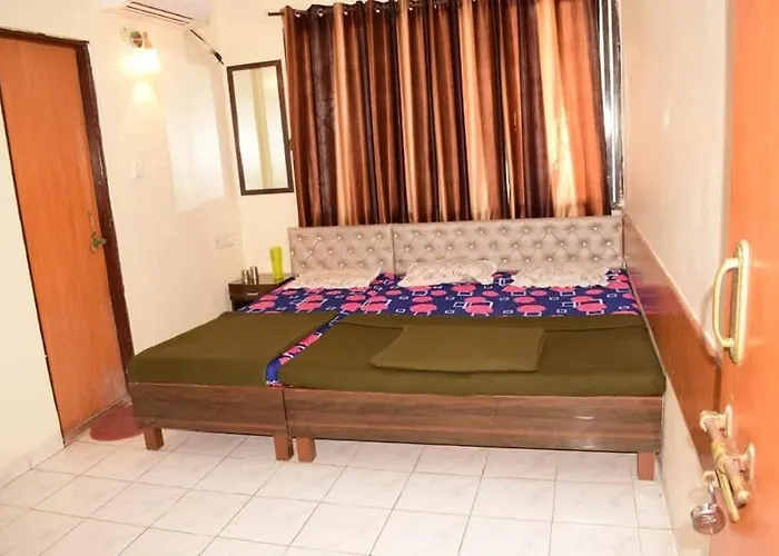 Sairatna Hotel Only 1 Minute Distance From Sai Temple