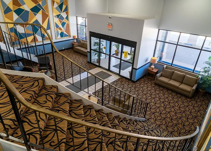 Coratel Inn And Suites By Jasper Lacrosse