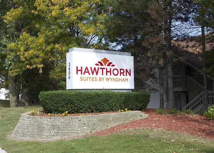 Hawthorn Suites Of Troy