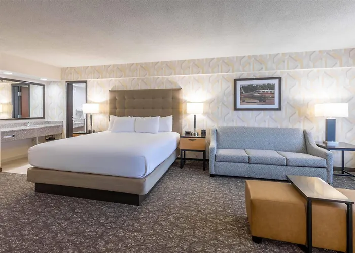 Drury Inn & Suites St. Louis Airport