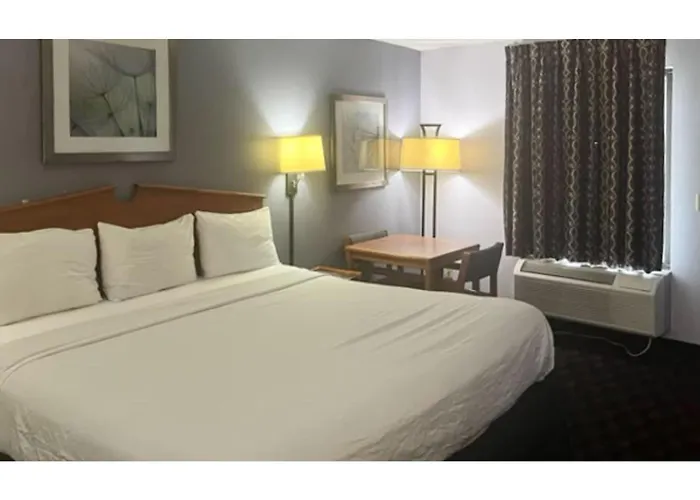 Studio 6 Suites Louisville Ky Airport/Expo Center