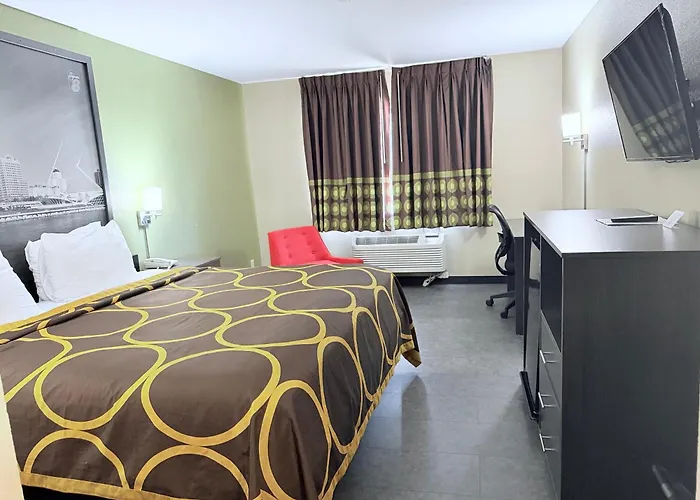 Super 8 By Wyndham Fond Du Lac